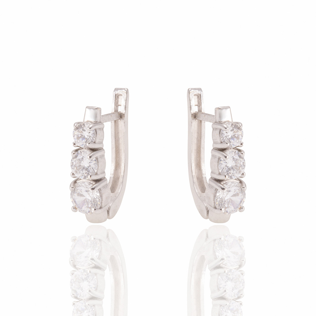 Brinco Pequeno com Zircônias em Ouro Branco