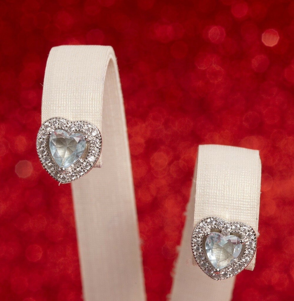 Brinco Coração Cravejado com Zircônia Água Marinha em Prata