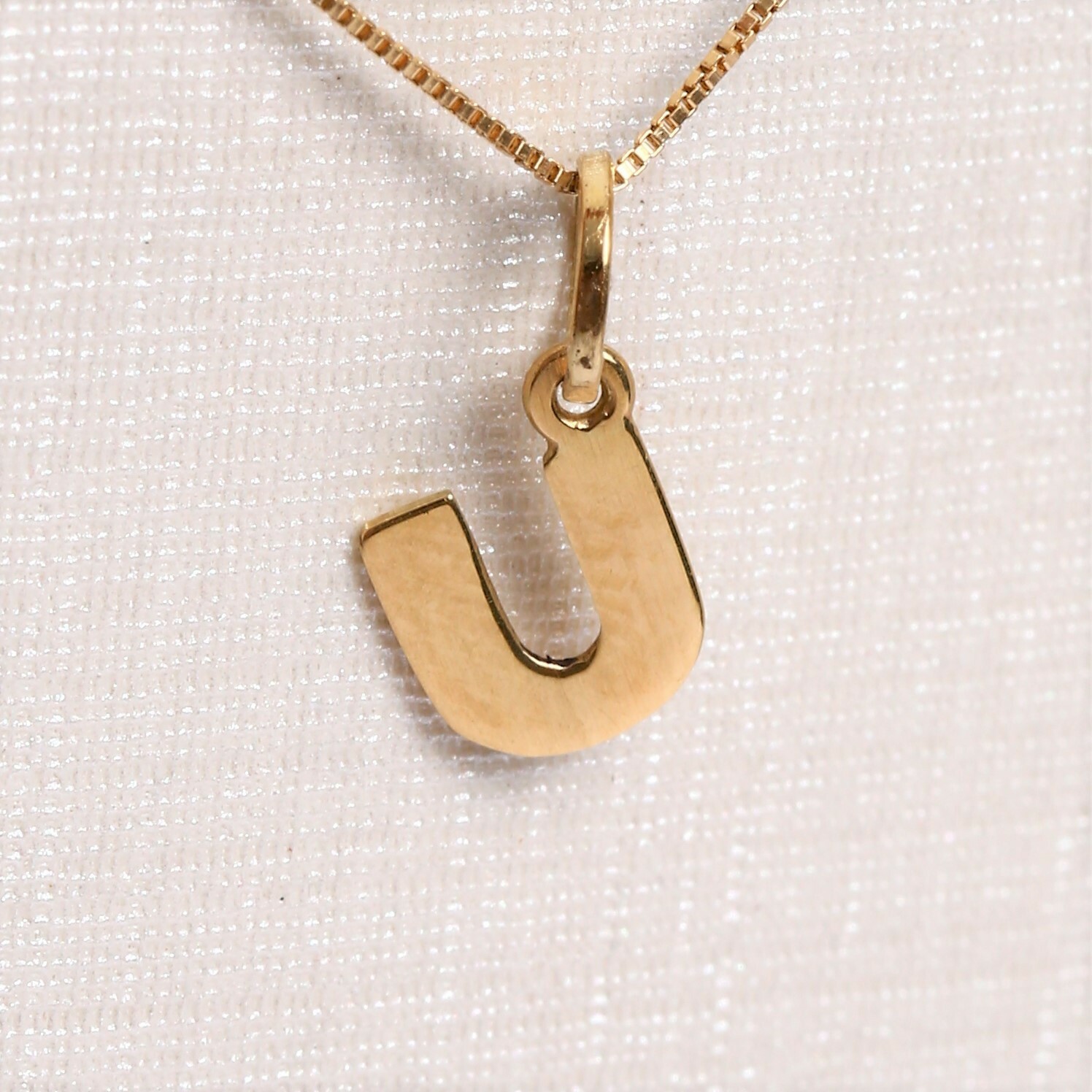 Pingente Letra U Em Ouro Amarelo