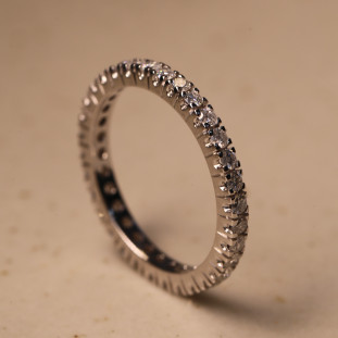 Aliança Inteira Cravejada Com Diamantes Em Ouro Branco