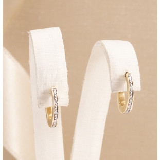 Argola Redonda Cravejada com Diamante em Ouro Amarelo