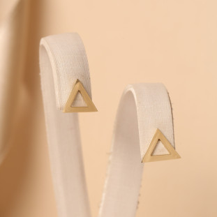 Brinco Triângulo Vazado Em Ouro Amarelo