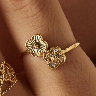 Anel 2 Trevos  Cravejado Com Diamantes Em Ouro Amarelo 