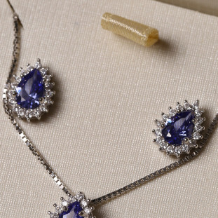 Brinco Gota Com Zircônias Tanzanitas Em Prata 