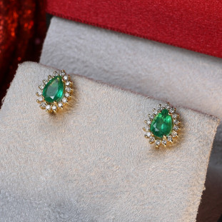 Brinco Com Esmeralda Gota Cravejado Com Diamantes Em Ouro Amarelo