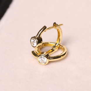 Argola Média Com Moissanites Em Ouro Amarelo 