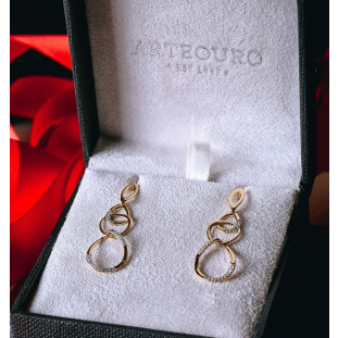 Brinco Oval Pendurado com Topázio Branco em Ouro Amarelo