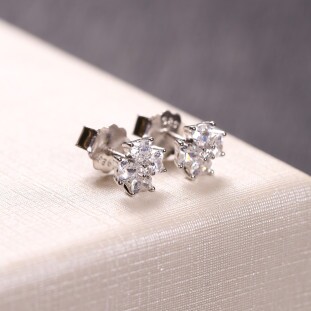 Brinco Trevo Coraçôes Com Zircônias Em Prata