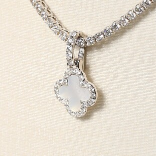 Pingente Riviera Trevo Com Madrepérola e Cravejado Com Zircônias Em Prata 