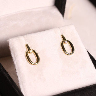 Brinco Meia Argola Com Zircônias Em Ouro Amarelo 