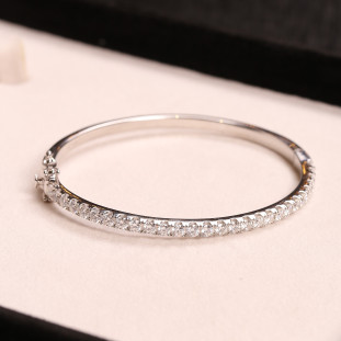 Bracelete Fio Reto Cravejado Com Moissanites Em Prata 