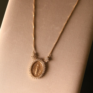 Gargantilha Nsa Senhora Cravejada Com Diamantes Em Ouro Amarelo 