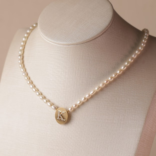 Colar Pérola Letra K com Diamante em Ouro Amarelo