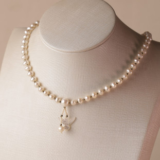 Colar Terço Com Pérolas e Hematitas Com Espito Santo Em Madrepérolas