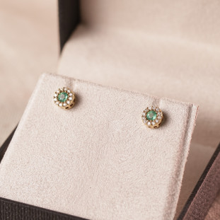 Brinco Redondo Cravejado Com Diamantes e Esmeraldas Em Ouro Amarelo 