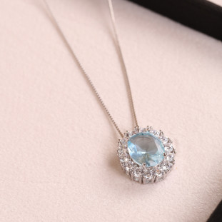 Gargantinha Oval Cravejado Com Zircônias Água-Marinha Em Prata