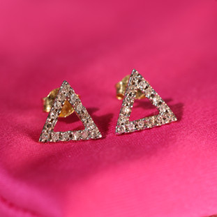 Brinco Triângulo com Diamante em Ouro Amarelo