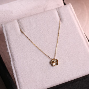 Gargantilha Trevo Diamantado Mini Em Ouro Amarelo 