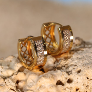 Argola Pequena Com Diamantes Em Ouro Amarelo