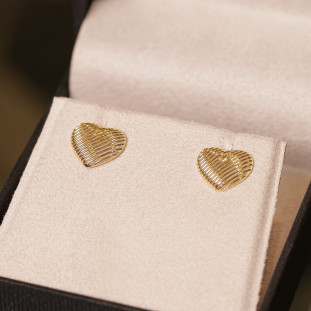 Brinco Coração Diamantado Em Ouro Amarelo 