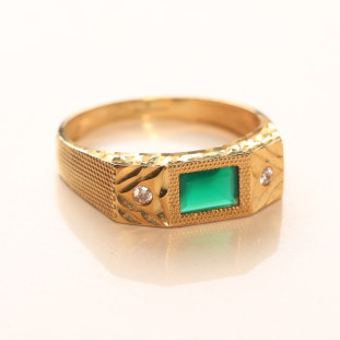 Anel Masculino Rentagular Com Zircônia Esmeralda Em Ouro Amarelo 