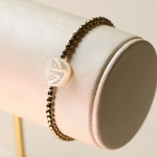 Pulseira Com Hematitas e Espirito Santo Em Madrepérola