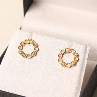 Brinco Redondo Vazado Cravejado Com Diamantes Em Ouro Amarelo 