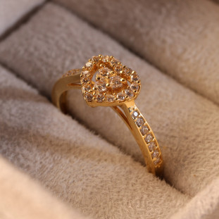 Anel Coração Vazado Zircônia em Ouro Amarelo