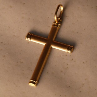 Pingente Cruz Fosco Em Ouro Amaelo