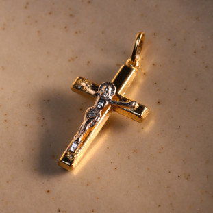 Pingente Cruz Com Cristo Em Ouro Branco e Cruz Em Ouro Amarelo