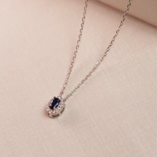 Gargantilha Oval Cravejada Com Zircônias Tipo Safiras Em Prata 