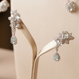 Brinco Gotas Cravejadas Com Zircônias Tipo Águas Marinhas Em Prata 