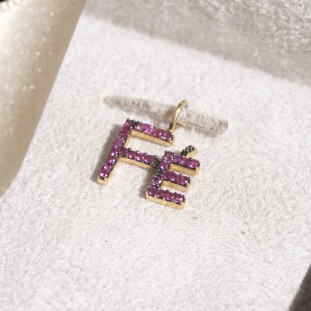 Pingente Fé Cravejado Com Rubis Em Ouro Amarelo