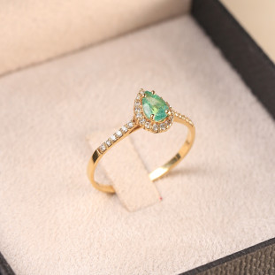 Anel Gota Esmeralda e Diamantes Em Ouro Amarelo 