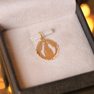 Pingente Nsa Senhora Oval e Vazado Em Ouro Amarelo 