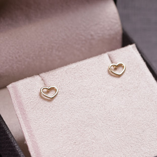 Brinco Coração Vazado Em Ouro Amarelo 