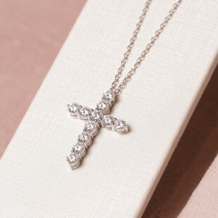 Gargantilha Cruz Cravejada Com Moissanites Em Prata 