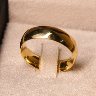 Aliança Tradicional Anatômica em Ouro Amarelo