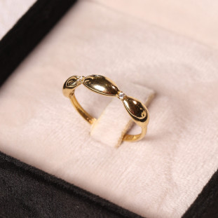 Anel Trabalhado Com Zircônias Em Ouro Amarelo 