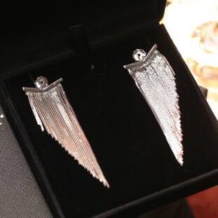 Suporte de Brinco Franja Com Correntes Em Prata 