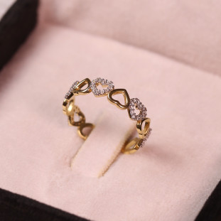 Anel Corações Cravejado Com Zircônias Em Ouro Amarelo