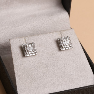 Brinco Quadrado Cravejado Com Diamantes Em Ouro Branco