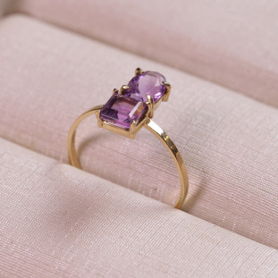 Anel Com Ametistas Oval e Quadrada Em Ouro Amarelo 