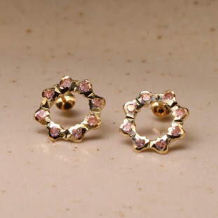 Brinco Circulo Corações Cravejado Com Zircônias Rosas Em Ouro Amarelo