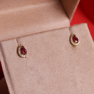 Brinco Gota Rubi Cravejado Com Diamantes e Rubis Em Ouro Amarelo 