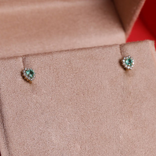 Brinco Coração Mini Cravejado Com Diamantes Em Ouro Amarelo 