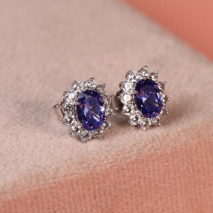 Brinco Oval Cravejado Com Zircônias Tanzanitas Em Prata 