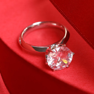 Anel Solitário Com Zircônia Em Ouro Branco 