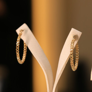 Brinco Argola Vazada Diamantada Em Ouro Amarelo