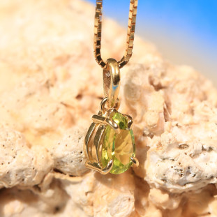 Pingente Gota Com Peridoto Em Ouro Amarelo 